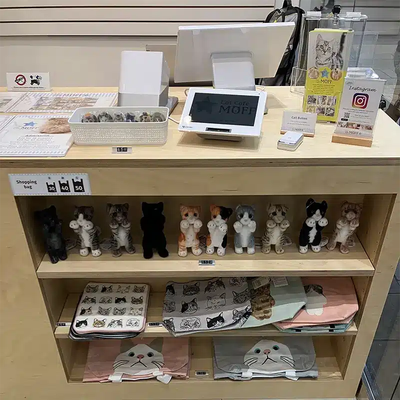 Pearlridge Interior 04